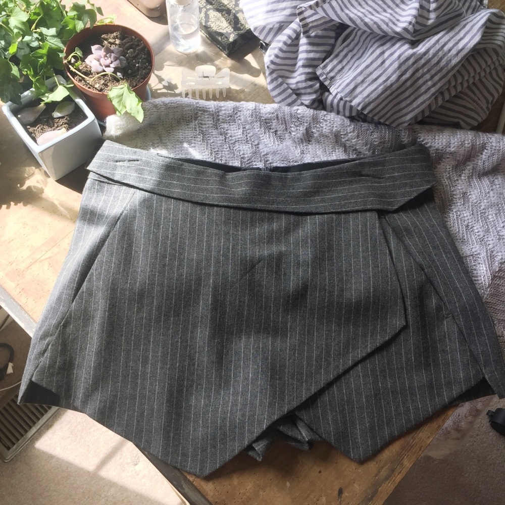 Zara Grey Pinstripe Skort